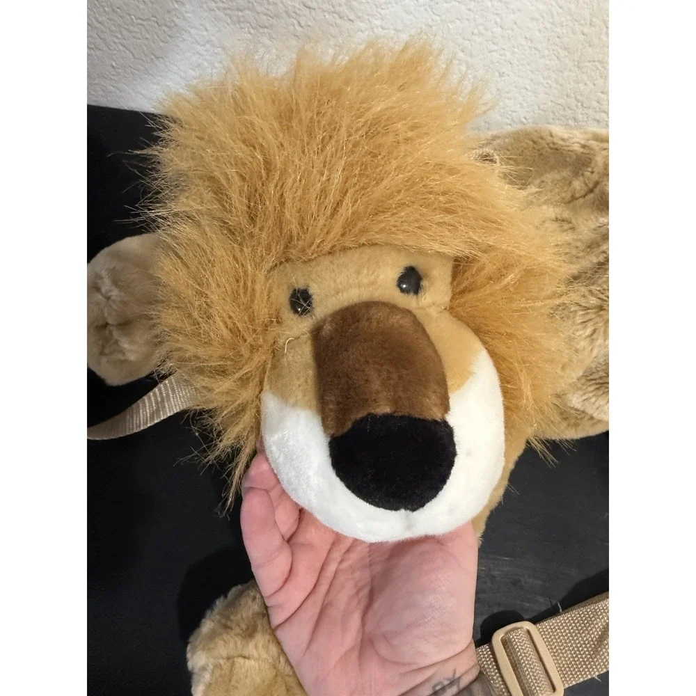 Lion 18